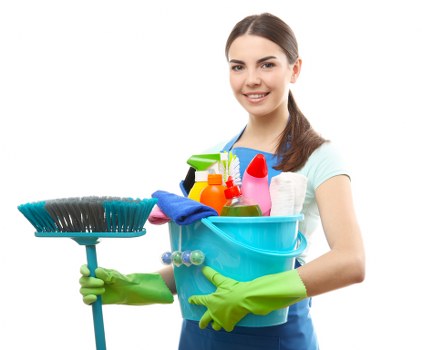 Local carpet cleaner treating a hallway carpet in Kensington